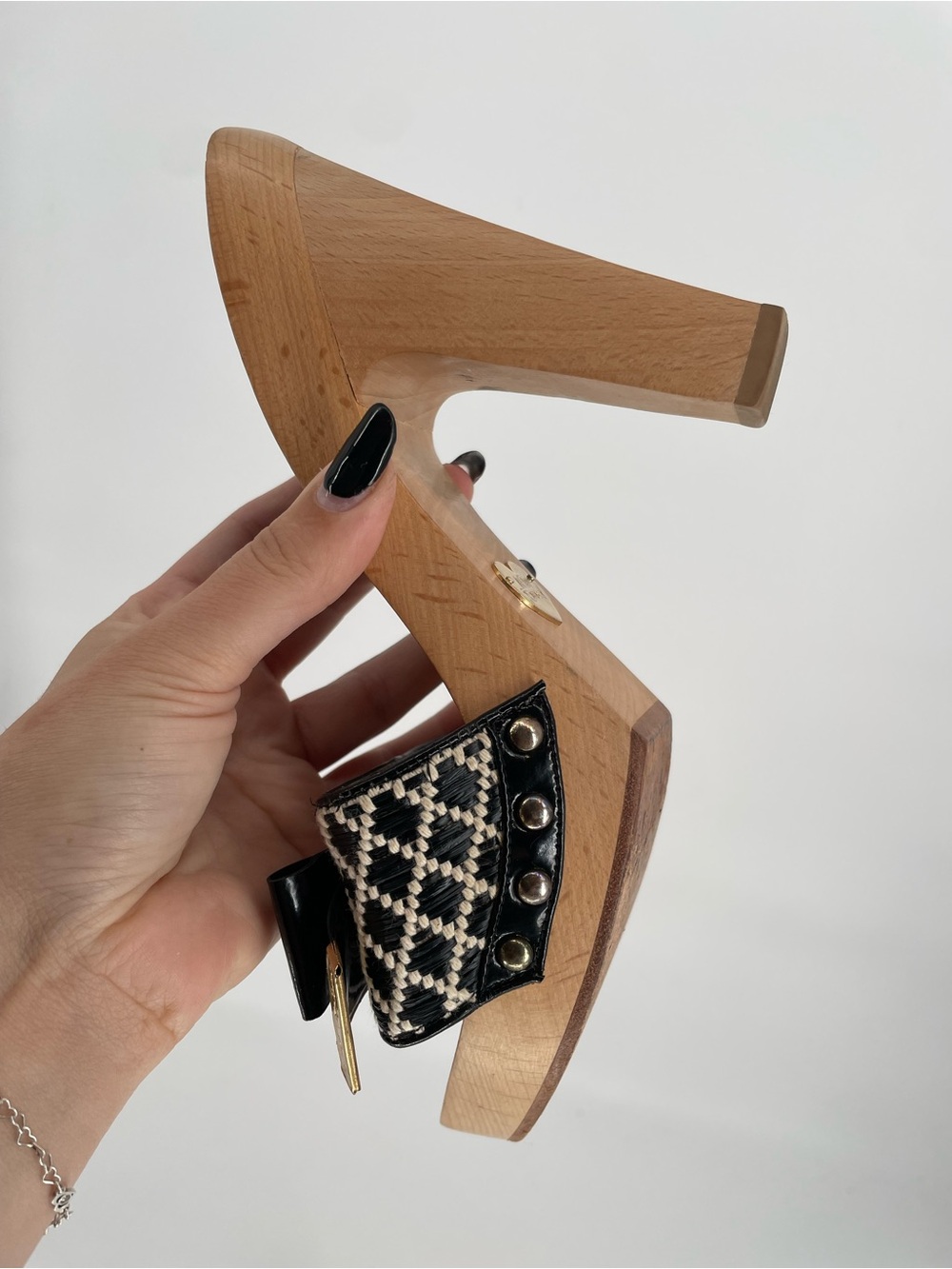 Vintage Betsey Johnson Wooden Heeled Mules With Patent Bow Detail 5” Heel - Picture 8 of 16